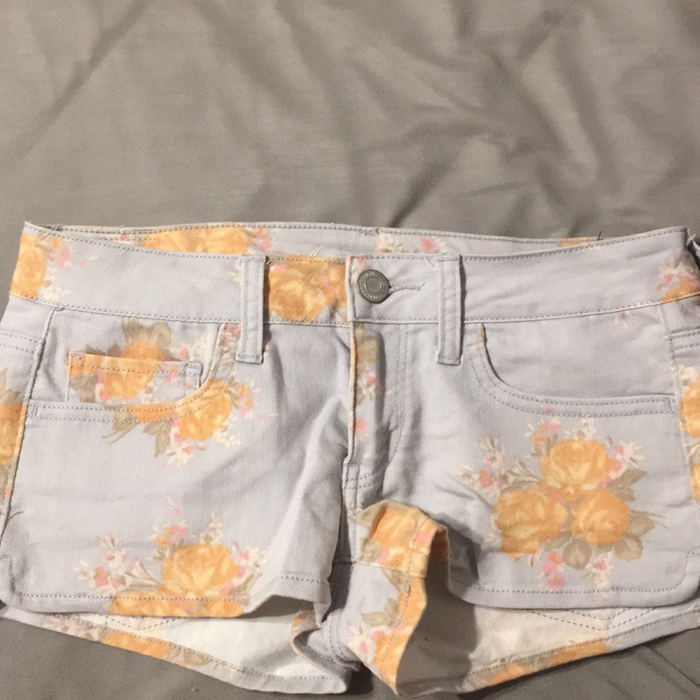 American Eagle flowered shorts